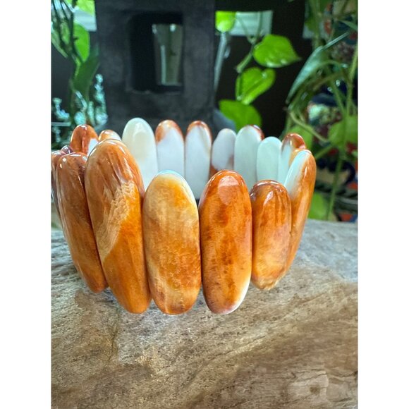 Navajo Native American Spiny Oyster Shell Stretch Bracelet - Picture 4 of 4